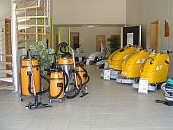 Der Profi für Lagertechnik, Elektrofahrzeuge und Reinigungsmaschinen